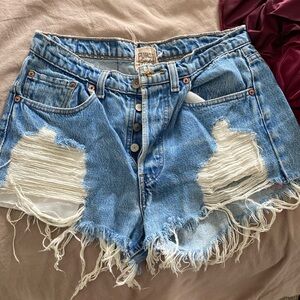 Vintage Levi shorts size 26
